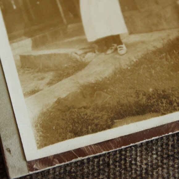 Vintage 1910s Photograph, Edwardian Photo Smiling Woman, Antique Black And White - Picture 4 of 10
